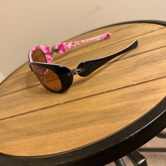 Vintage Oakley Dangerous Sunglasses - Picture 4 of 9